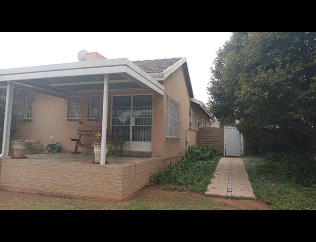 3 BEDROOM HOUSE FOR SALE IN GREENHILLS